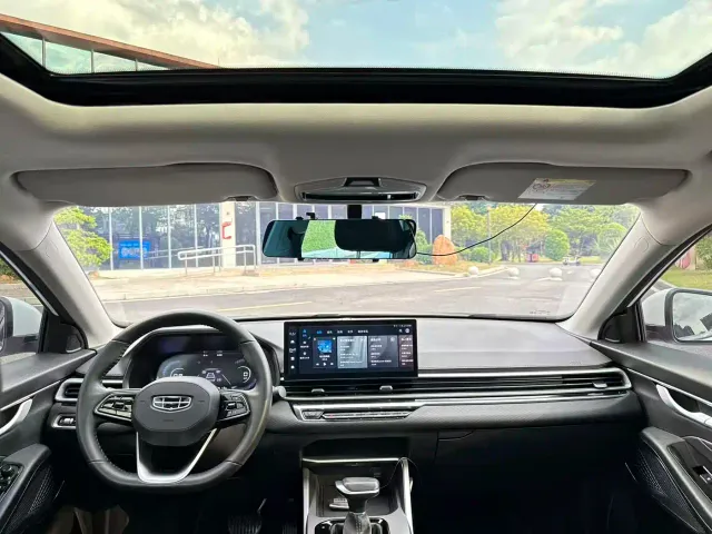 Geely Emgrand — Фото автомобиля 9