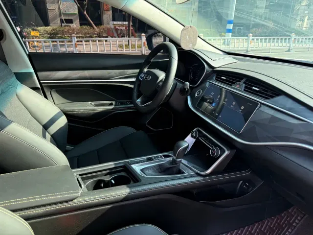 Geely Binrui — Фото автомобиля 10