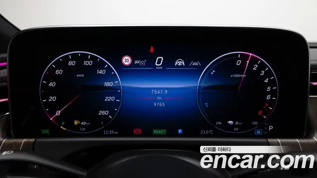 Mercedes-Benz E-Class — Фото автомобиля 8