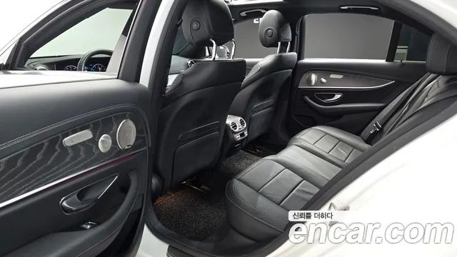 Mercedes-Benz E-Class W213 — Фото автомобиля 11