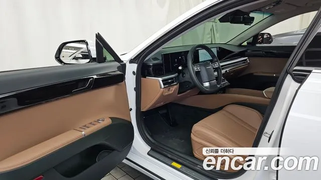 Hyundai Grandeur Grandeur (GN7) 2.5 Бензин 2WD — Фото автомобиля 9
