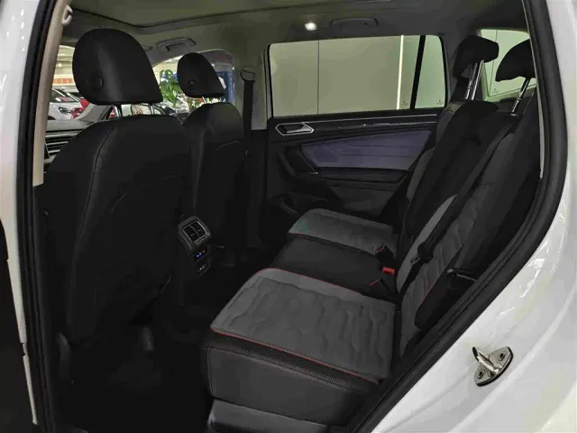 Volkswagen Tiguan L — Фото автомобиля 5