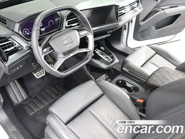 Audi Q4 e-tron — Фото автомобиля 17