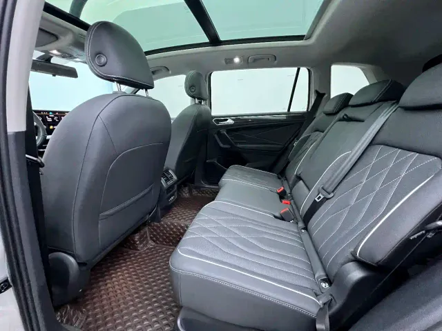 Volkswagen Tiguan L — Фото автомобиля 11