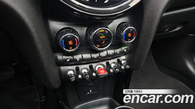 Mini Cooper Convertible — Фото автомобиля 15