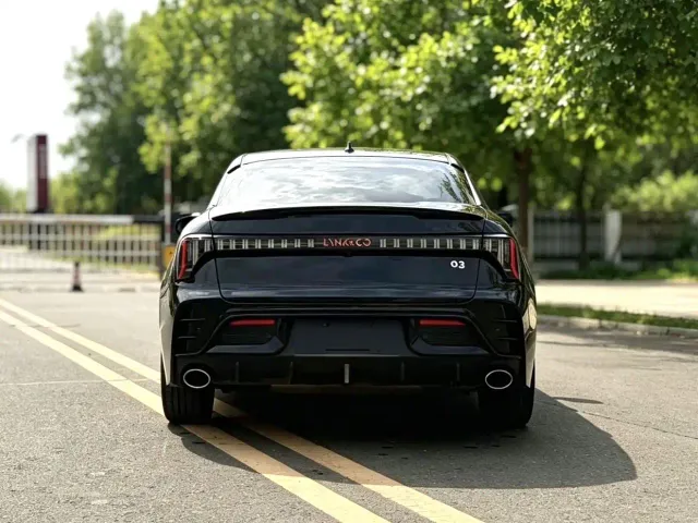 Lynk & Co 03 — Фото автомобиля 8
