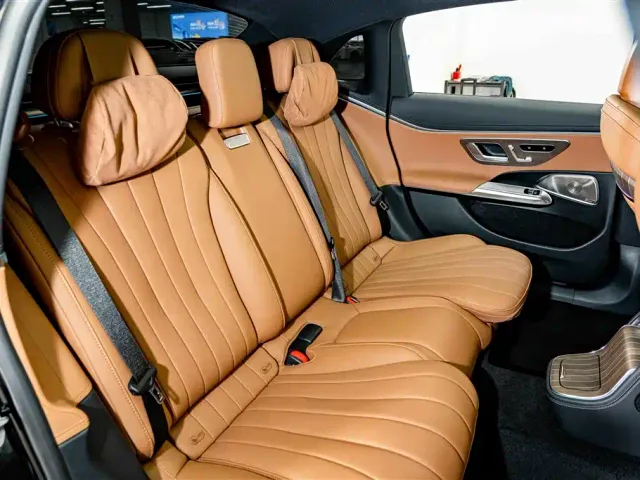 Mercedes-Benz E-Class — Фото автомобиля 22