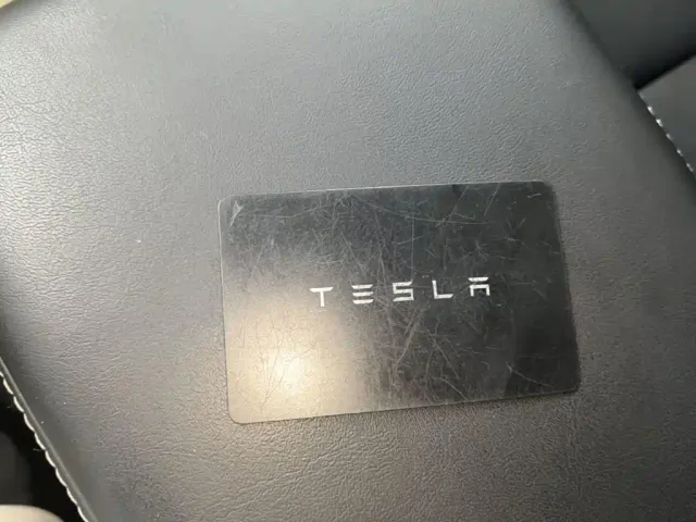 Tesla Model Y — Фото автомобиля 8