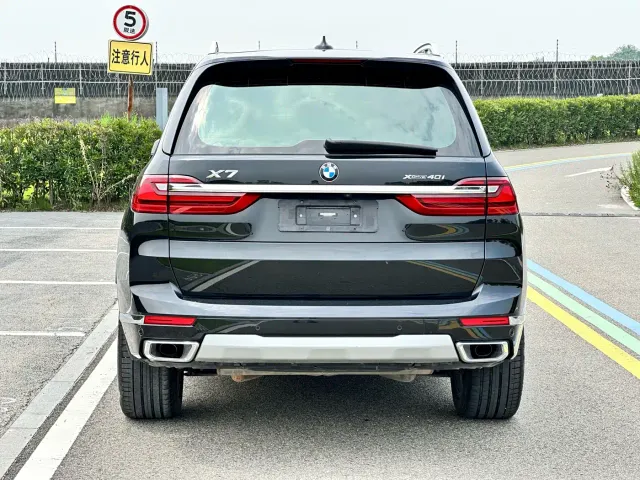 BMW X7 — Фото автомобиля 6