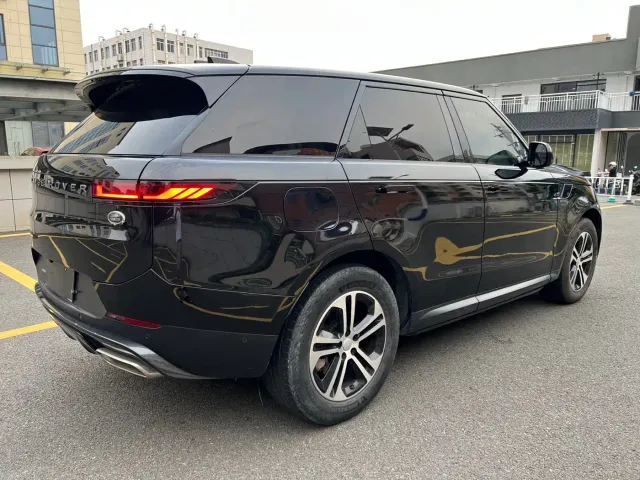 Land Rover Range Rover Sport — Фото автомобиля 14