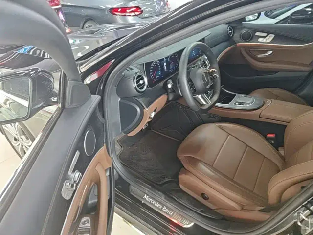 Mercedes-Benz E-Class — Фото автомобиля 15