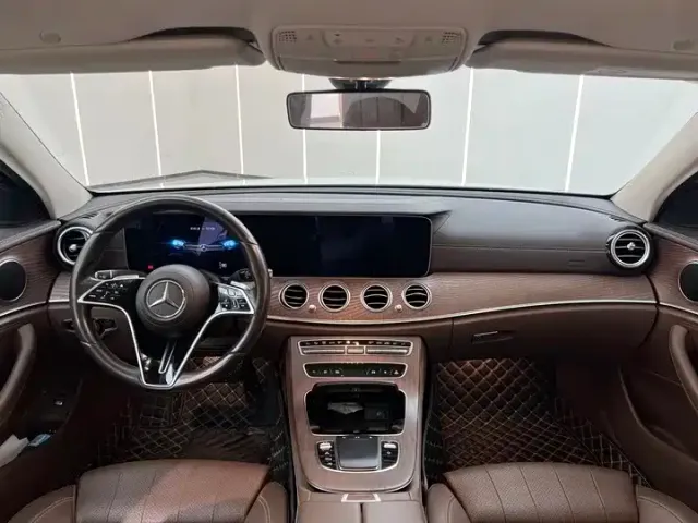 Mercedes-Benz E-Class — Фото автомобиля 6