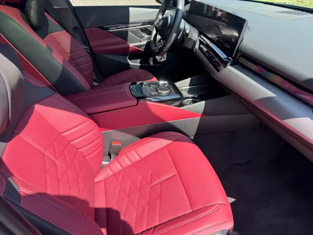 BMW i5 — Фото автомобиля 15