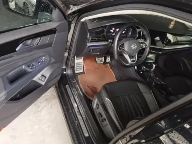 Volkswagen Passat — Фото автомобиля 15