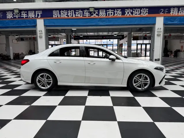 Mercedes-Benz A-Class — Фото автомобиля 3