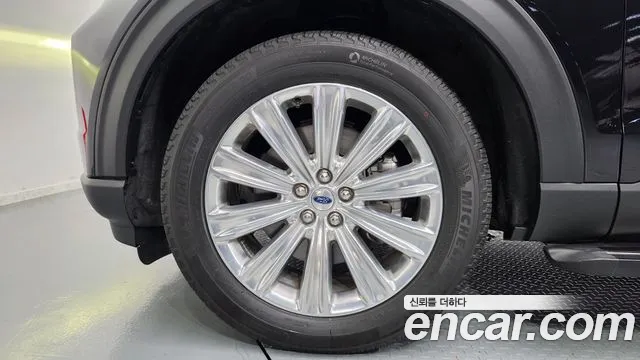 Ford Explorer — Фото автомобиля 5