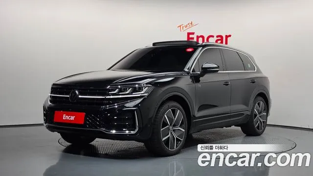 Фотография автомобиля — Volkswagen Touareg