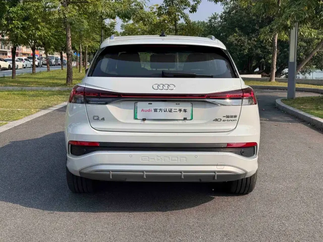 Audi Q4 e-tron — Фото автомобиля 5