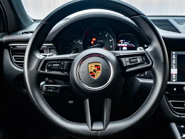 Porsche Macan — Фото автомобиля 14