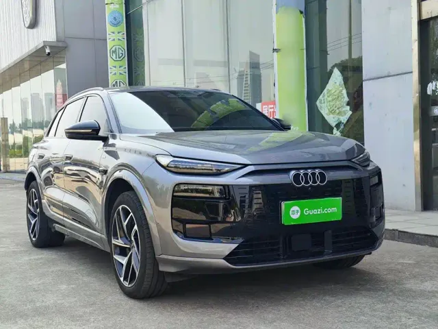 Audi Q6L e-tron — Фото автомобиля 3