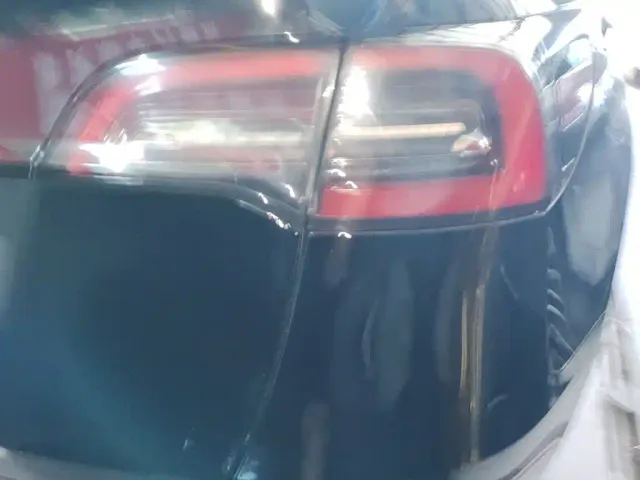 Tesla Model Y — Фото автомобиля 7