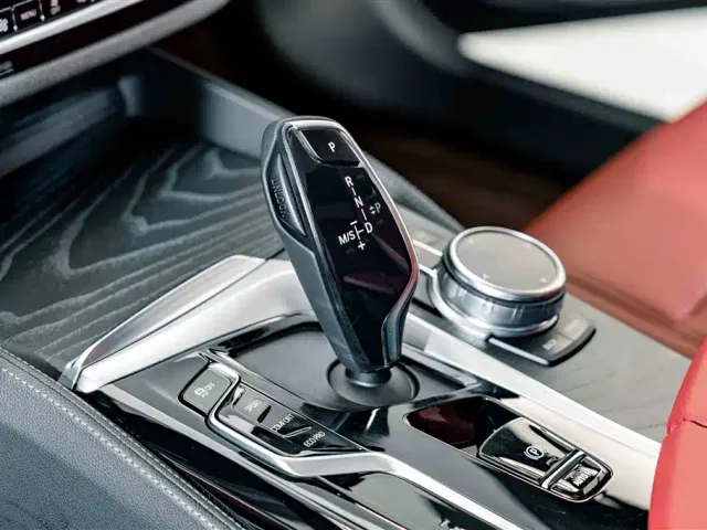 BMW 5 Series — Фото автомобиля 14