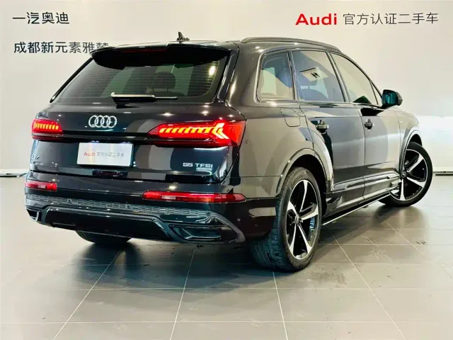 Audi Q7 — Фото автомобиля 4