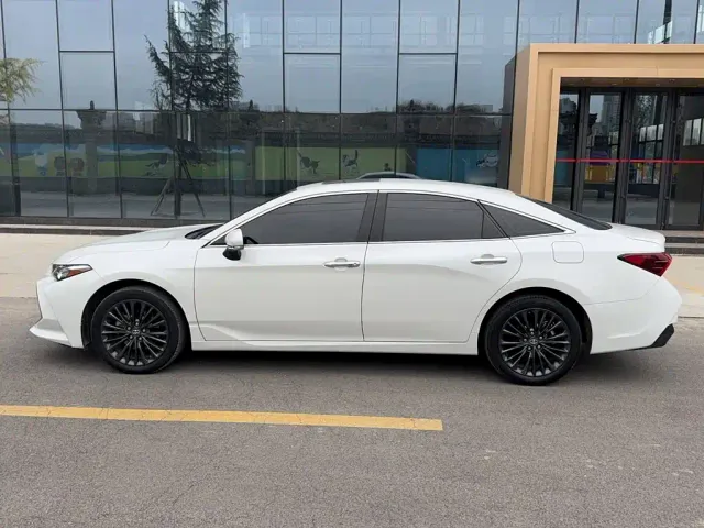 Toyota Avalon — Фото автомобиля 7