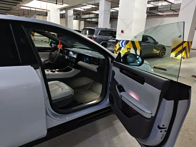 Leapmotor C01 — Фото автомобиля 16