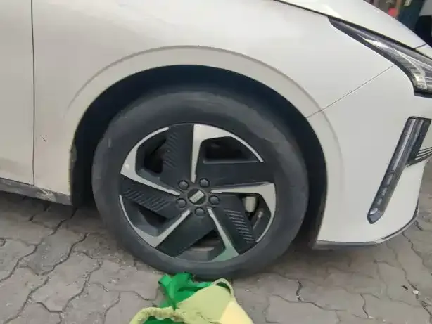 Geely Galaxy L6 — Фото автомобиля 8