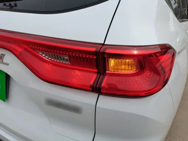 Haval M6 — Фото автомобиля 18