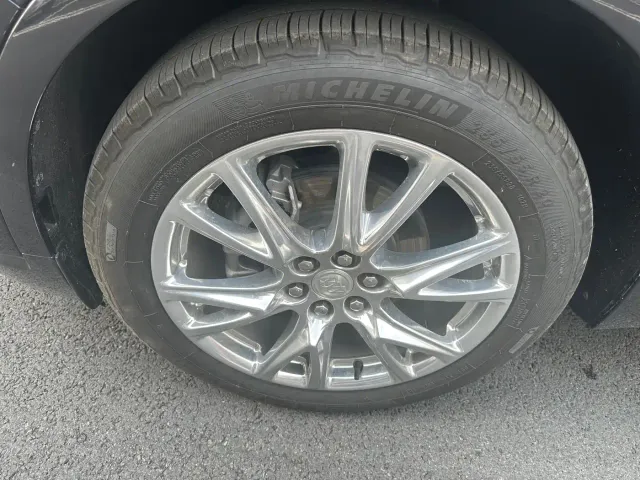 Buick Enclave — Фото автомобиля 20