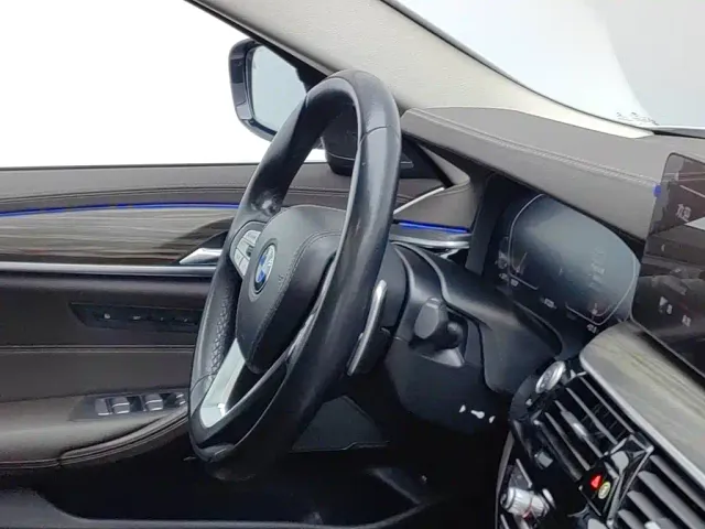 BMW 5 Series — Фото автомобиля 22