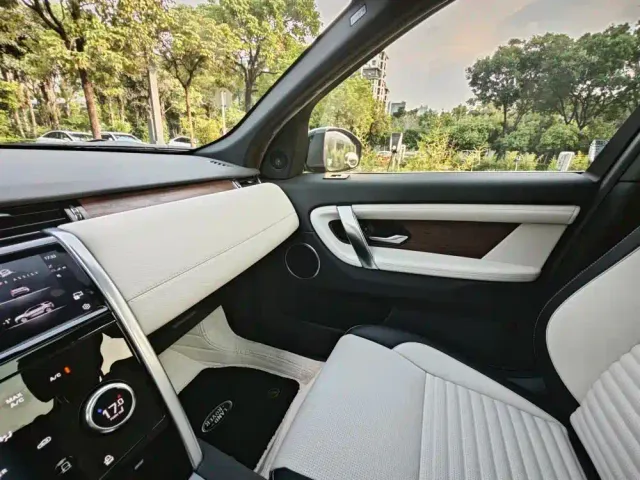 Land Rover Discovery Sport — Фото автомобиля 13