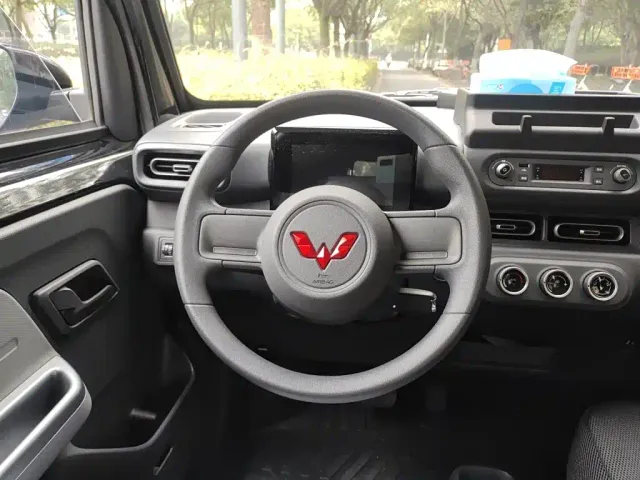 Wuling Zhiguang NEV — Фото автомобиля 6
