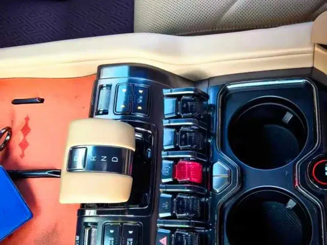 BYD FangChengBao Leopard 8 — Фото автомобиля 7