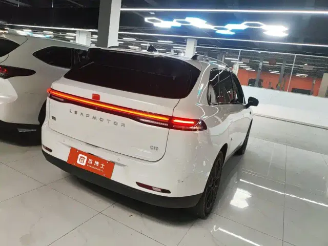 Leapmotor C10 — Фото автомобиля 4