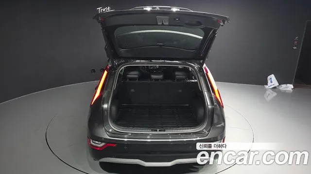 Kia Niro — Фото автомобиля 20