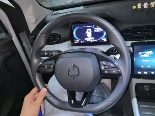 Leapmotor T03 — Фото автомобиля 15