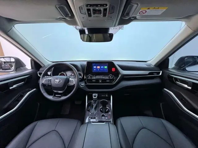 Toyota Highlander — Фото автомобиля 8