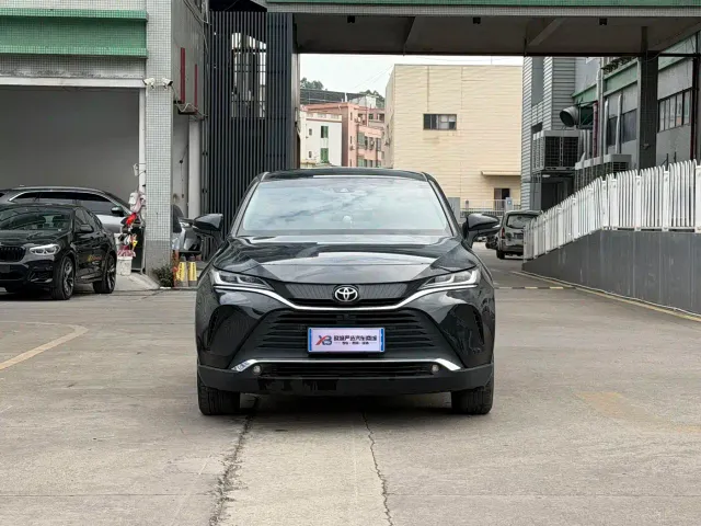 Toyota Harrier — Фото автомобиля 2