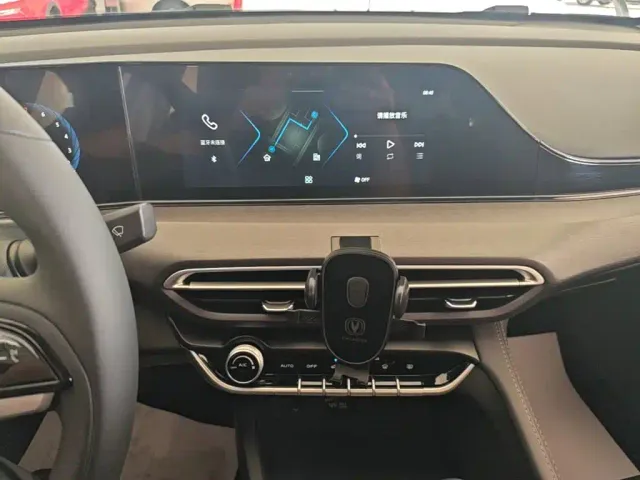 Changan Eado — Фото автомобиля 12