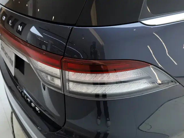 Lincoln Aviator — Фото автомобиля 4