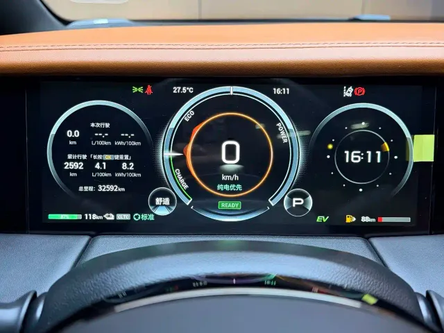 GAC Trumpchi E9 — Фото автомобиля 17