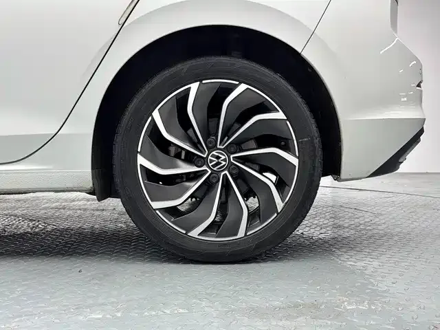 Volkswagen Golf — Фото автомобиля 13