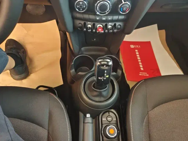 MINI Hatch — Фото автомобиля 13