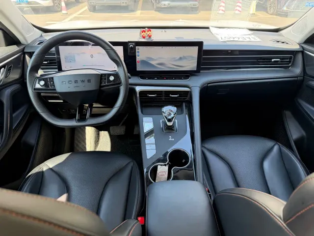Roewe RX5 — Фото автомобиля 6