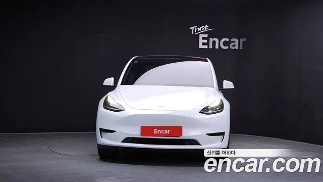 Tesla Model Y — Фото автомобиля 2
