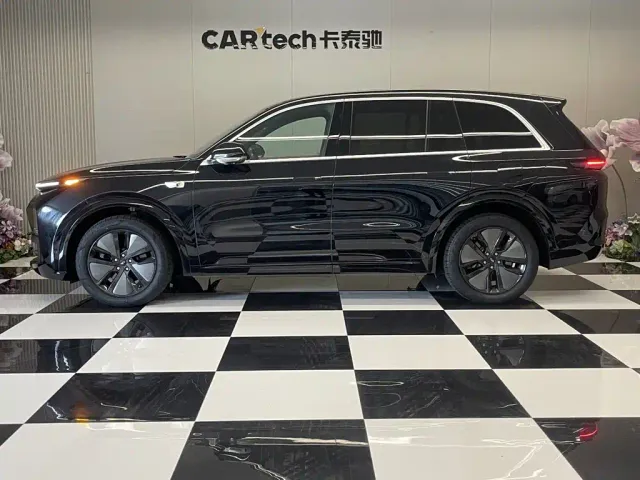 Li Auto L8 — Фото автомобиля 8