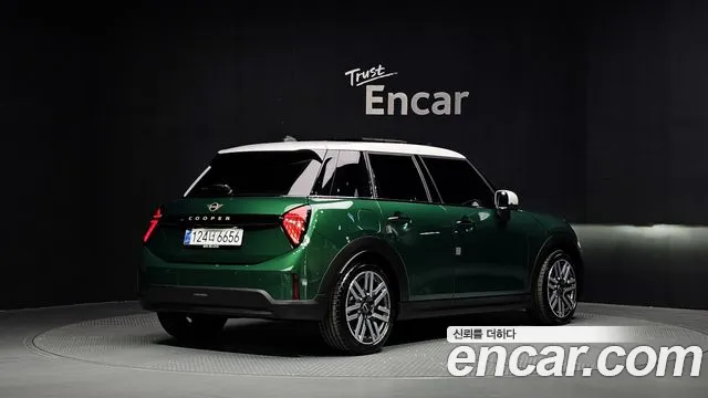 MINI Cooper 4th Gen — Фото автомобиля 2